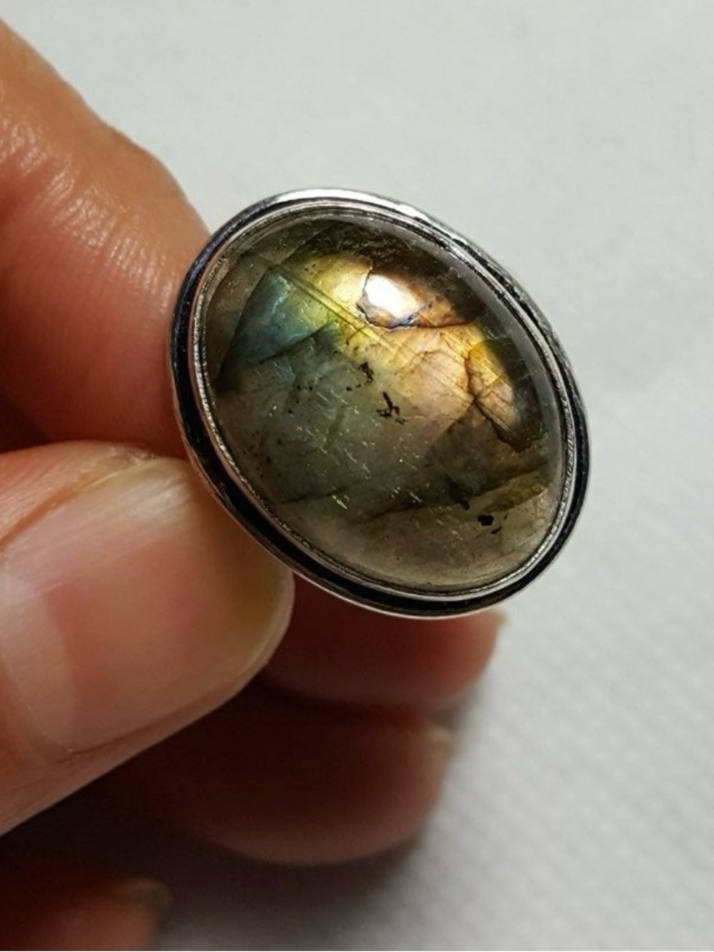 925 Silver Labradorite Oval Ring in Green yellow